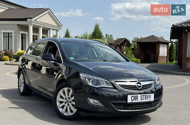 Opel Astra  2011
