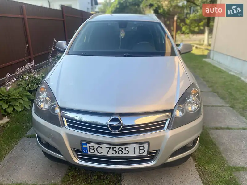 Opel Astra 2010