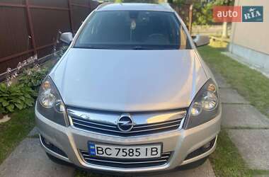 Opel Astra 2010