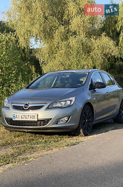 Opel Astra  2010
