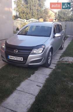 Opel Astra  2010
