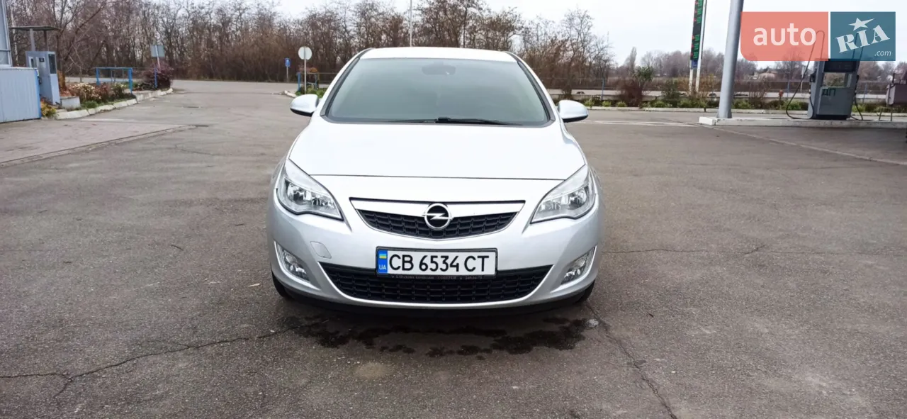 2010 Opel Astra - фото 1
