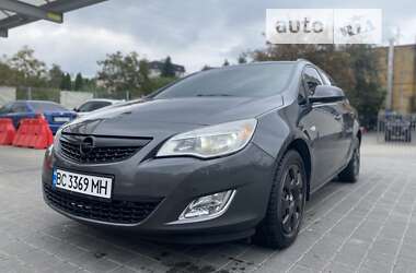 Opel Astra  2010