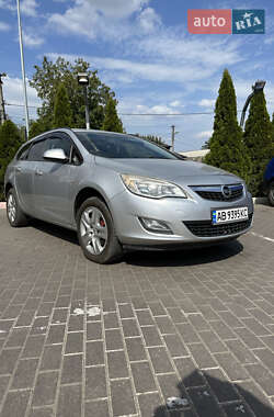 Opel Astra  2011