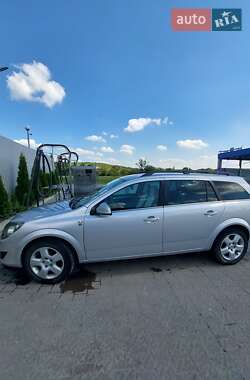 Opel Astra  2010