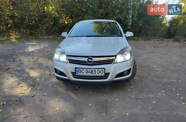 Opel Astra 2013