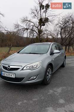 Opel Astra  2011