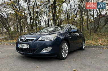 Opel Astra  2011