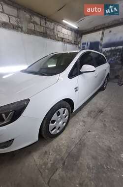 Opel Astra  2011