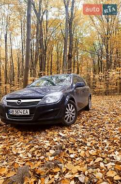 Opel Astra  2011