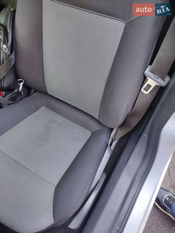 Универсал Opel Astra 2008 в Ровно