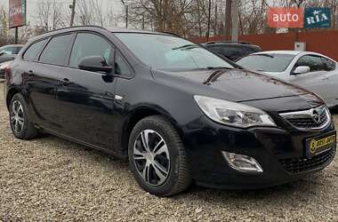 Opel Astra  2011