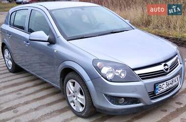 Opel Astra  2011