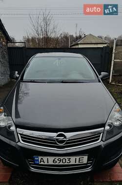 Opel Astra  2012