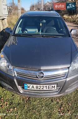 Opel Astra  2010