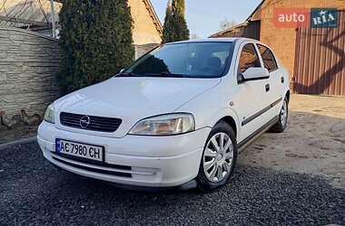 Opel Astra  2004
