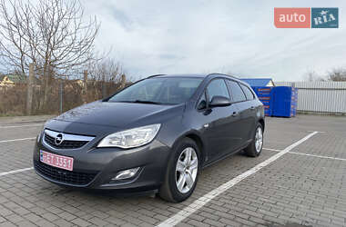 Opel Astra  2011