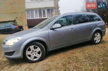 Opel Astra  2010