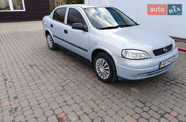 Opel Astra  2004