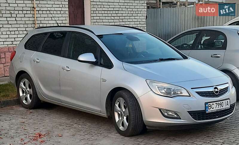 Універсал Opel Astra 2010 в Стрию