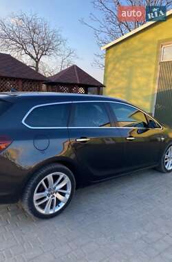 Opel Astra  2012