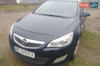 Opel Astra  2011