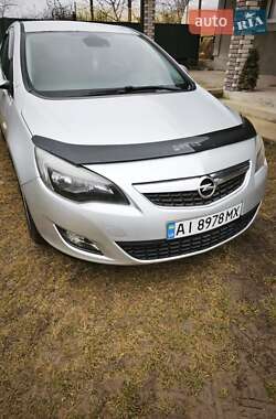 Opel Astra  2011