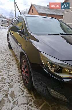 Opel Astra  2011