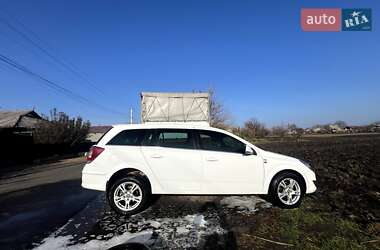Opel Astra  2010