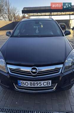 Opel Astra  2010