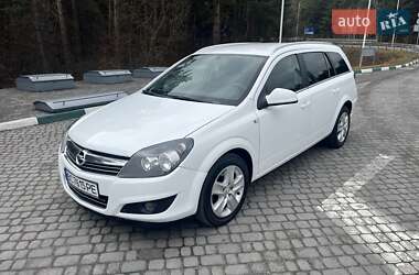 Opel Astra  2012