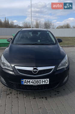 Opel Astra 2011