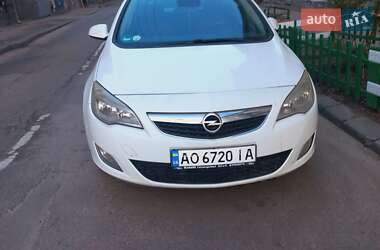Opel Astra 2011