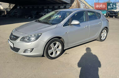 Opel Astra  2010