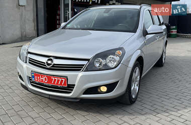 Opel Astra  2010