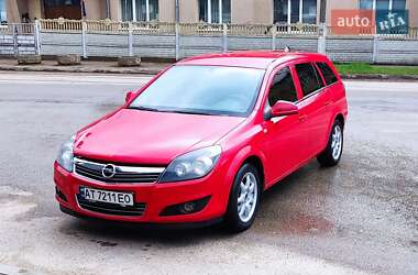 Opel Astra  2011