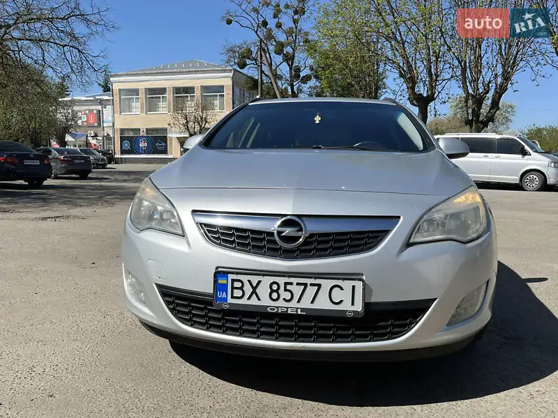 Opel Astra 2011