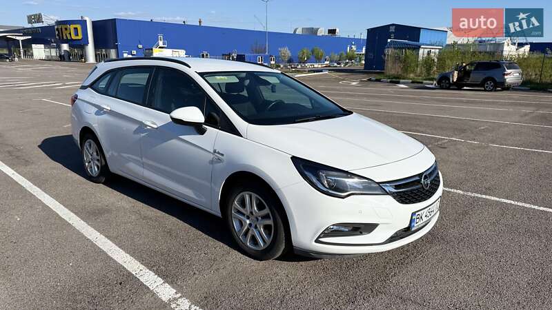Универсал Opel Astra 2019 в Ровно