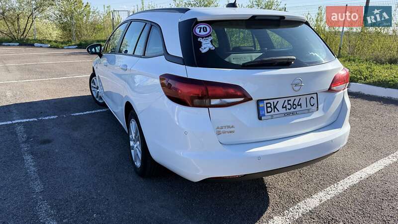 Универсал Opel Astra 2019 в Ровно
