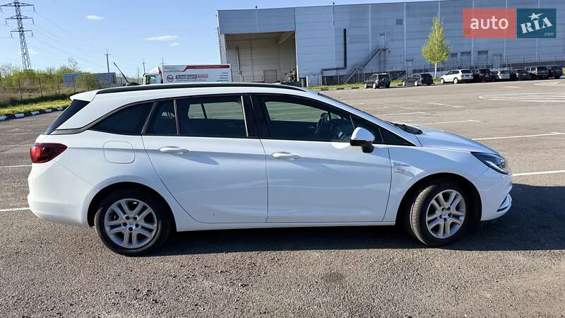Универсал Opel Astra 2019 в Ровно