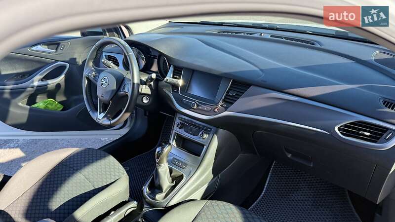 Универсал Opel Astra 2019 в Ровно