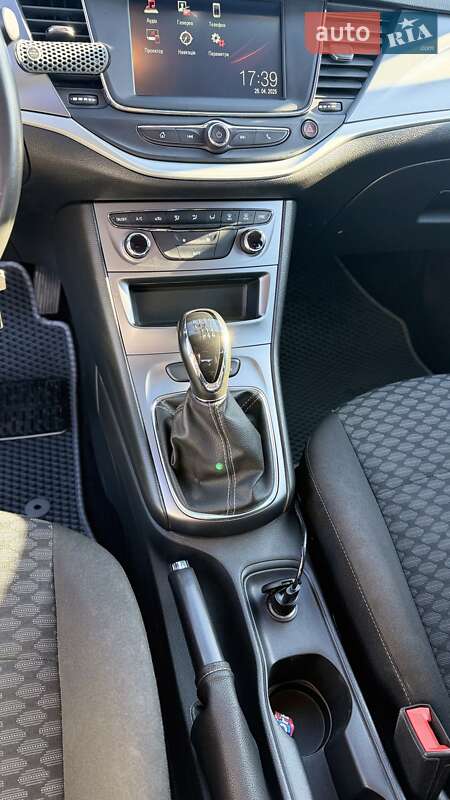 Универсал Opel Astra 2019 в Ровно