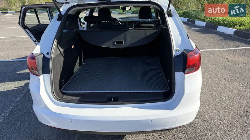Универсал Opel Astra 2019 в Ровно