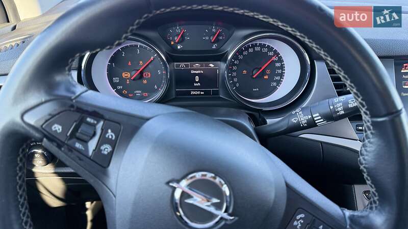 Универсал Opel Astra 2019 в Ровно