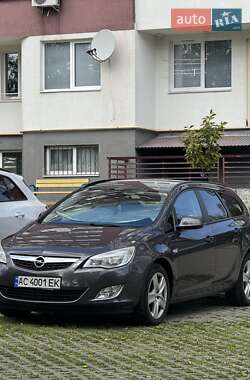 Opel Astra 2011