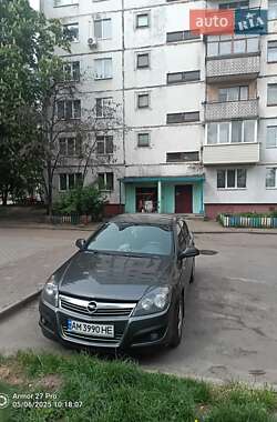 Opel Astra  2010
