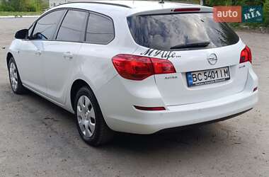 Opel Astra  2012