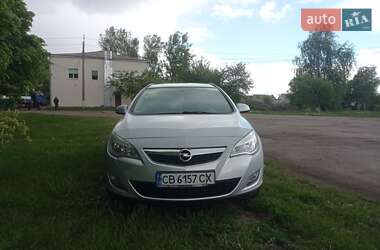 Opel Astra  2011
