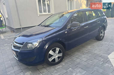 Opel Astra  2010