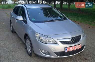 Opel Astra  2011